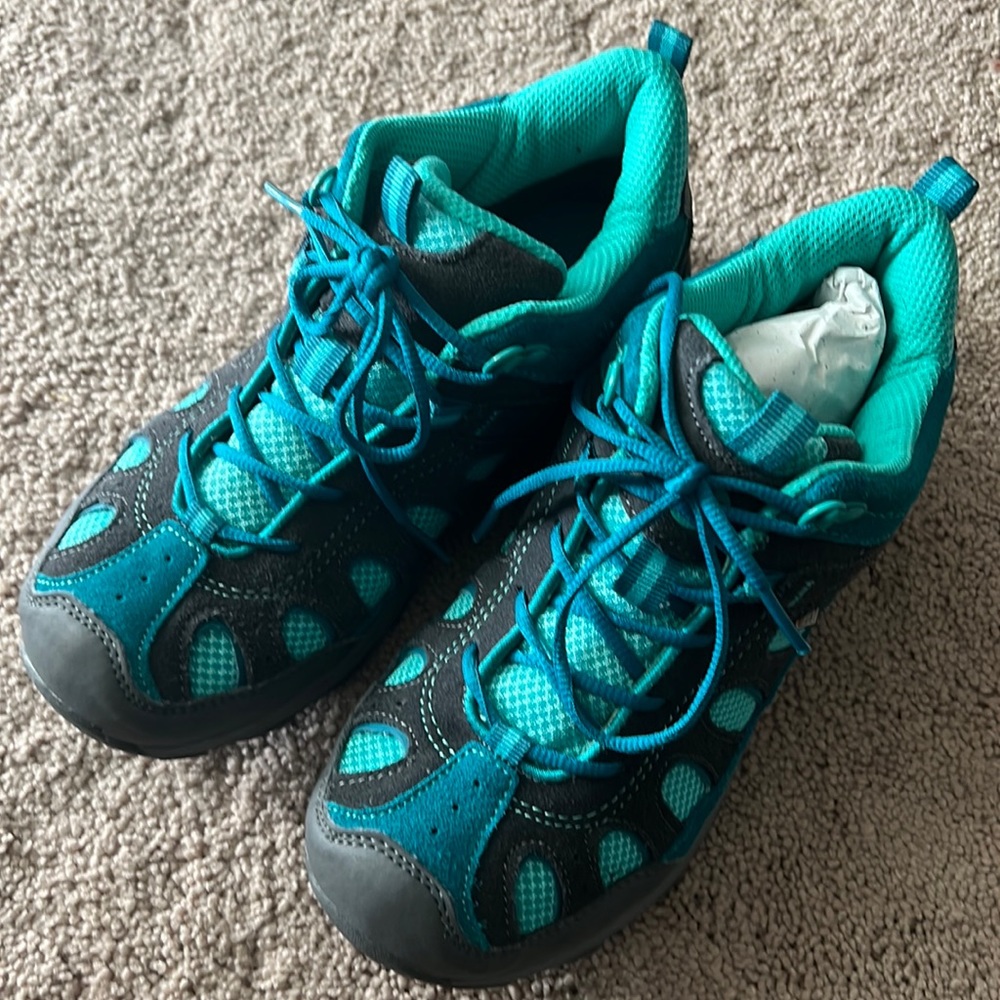 New Merrell kids waterproof hikers/sneakers